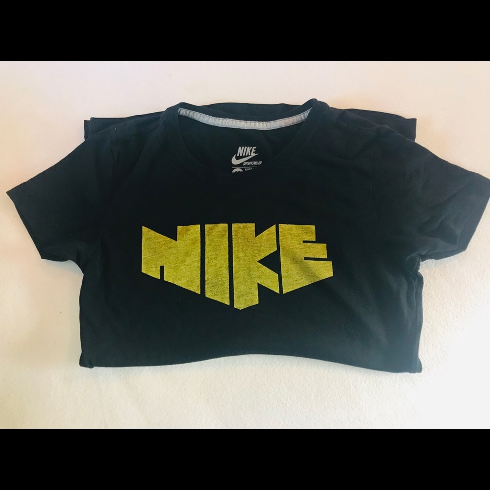 Woman’s NIKE t shirt